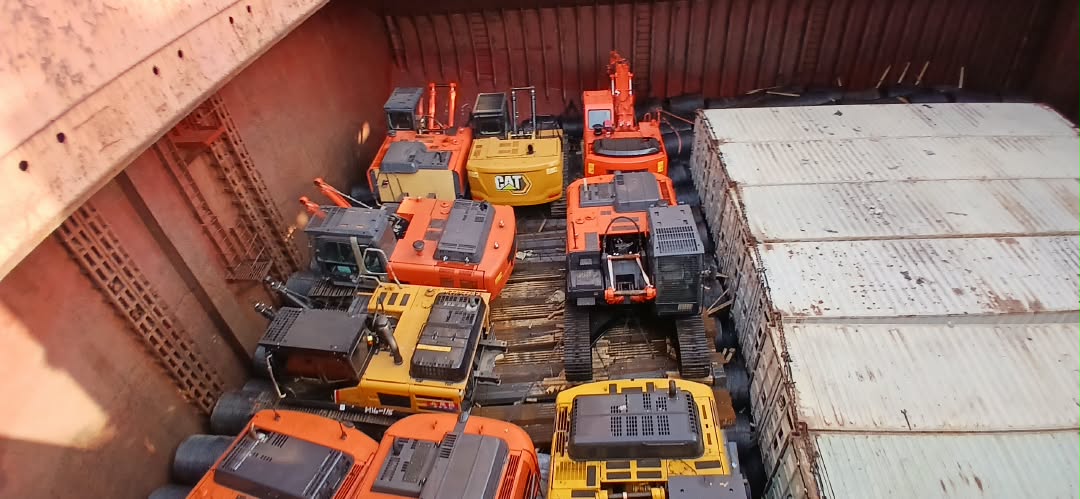 Cargo handling and transport operation